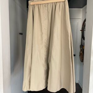 Vintage Khaki Button Front full skirt pockets